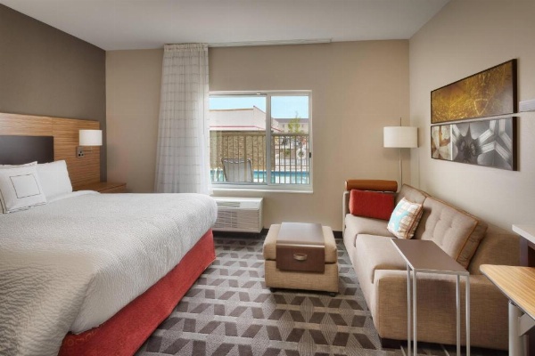 TownePlace Suites by Marriott Clovis image 10