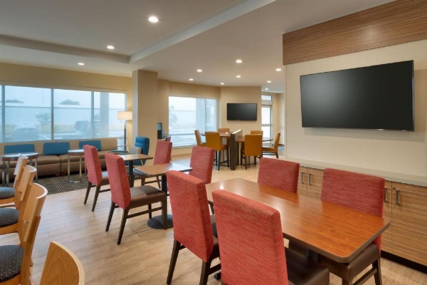 TownePlace Suites by Marriott Clovis image 27